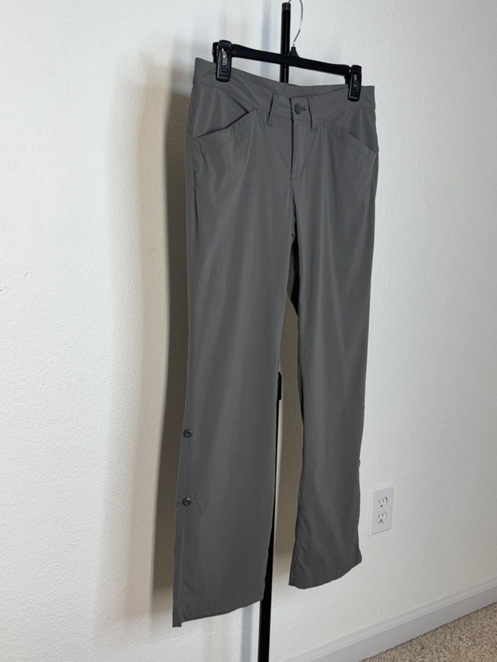 Eddie Bauer Women's Stretch Nylon Travel Pants Roll Up Button Tab in Gray - Picture 2 of 11